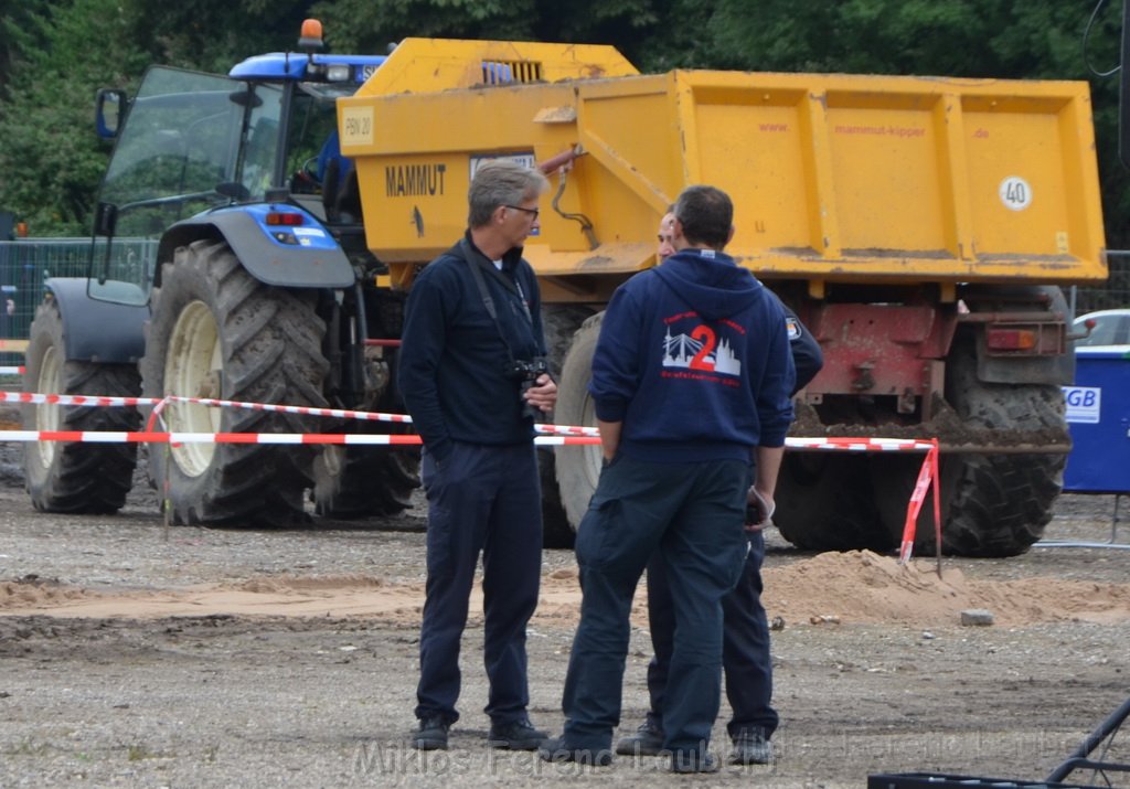 Erster Spatenstich Neues Feuerwehrzentrum Koeln Kalk Gummersbacherstr P020.JPG - Miklos Laubert